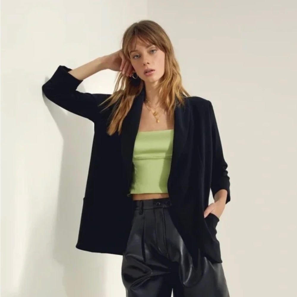 Aritzia Wilfred Chevalier Cropped Blazer Black